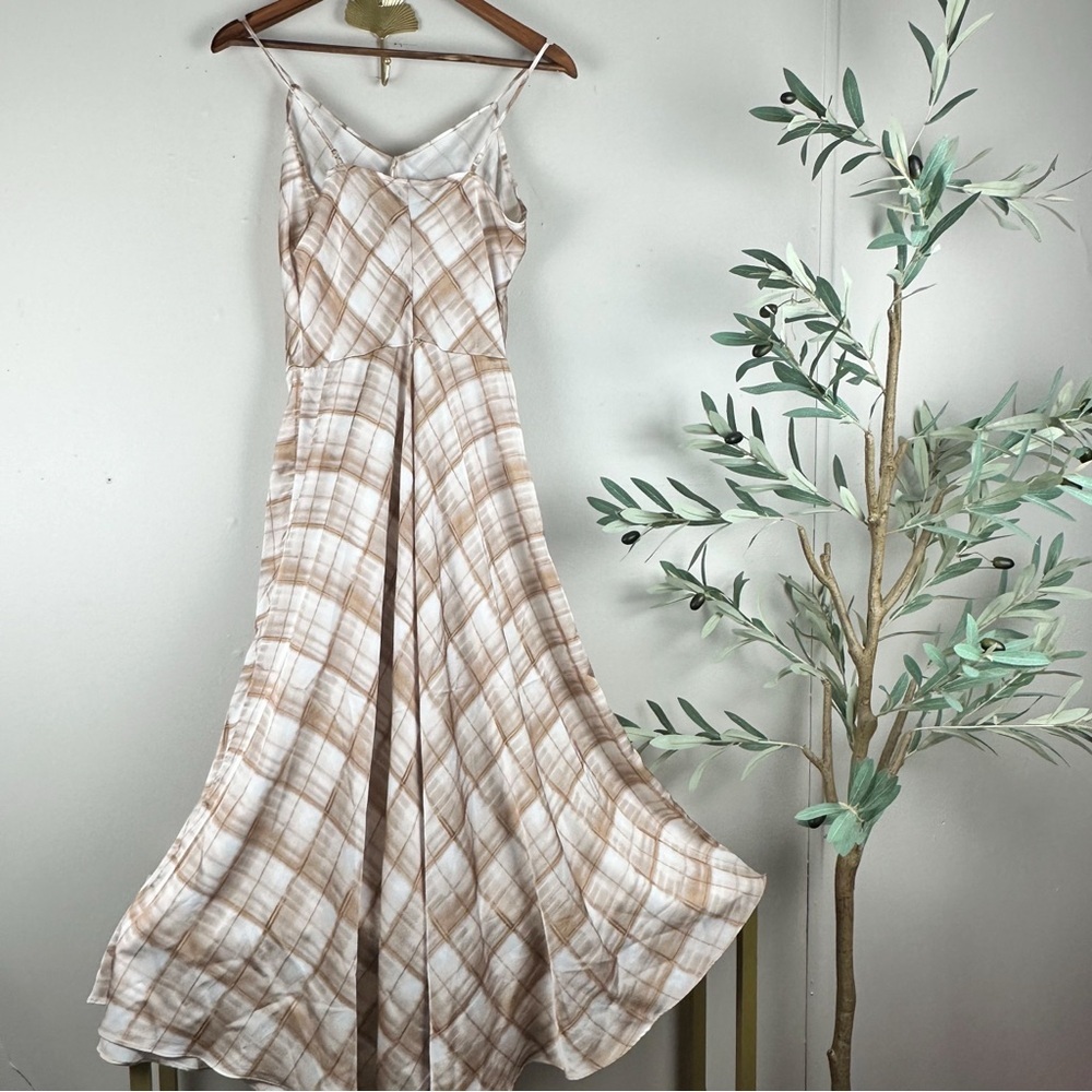 Elie Tahari Plaid Slip Maxi Dress Tan Neutral Minimalist - Picture 5 of 12